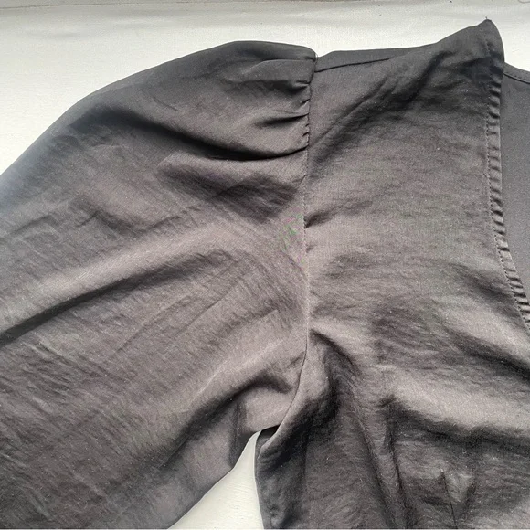 Nordstrom Black Satin Puff Sleeve Lace Trim V-Neck Crop Top Size XS - Picture 5 of 10